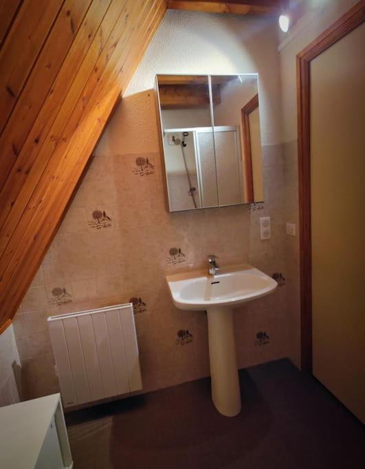 Logement 6 Pers Au Coeur Des Montagnes Pyreneennes Linge De Maison Et Papier Toilette Non Fournis Boutx Exteriér fotografie